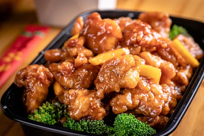 Glossy sauced chicken with vegetables